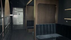 Clemenceau Avenue (D9), Retail #576691461